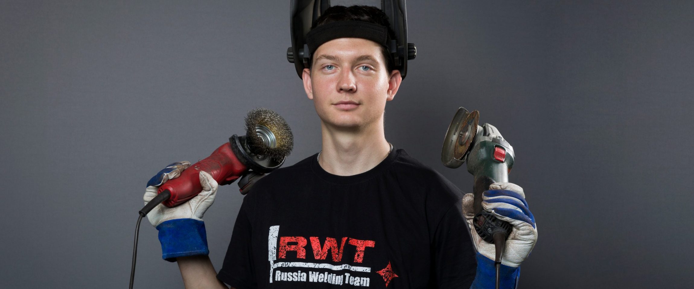 20210624_ZHN_0480 Достижения
Золотая медаль Чемпионата Мира WorldSkills Kazan 2019
Золотая медаль Чемпионата Европы EuroSkills 2018
Государственная награда Президента РФ
О себе
Мне было десять, когда я впервые взял в руки сварочный аппарат. Отец брал меня с собой на работу, иногда мы занимались в домашней мастерской. Так у меня появилась мечта, ничем другим я не хотел заниматься. Когда после девятого класса я поступал в Липецкий… Продолжить чтение…